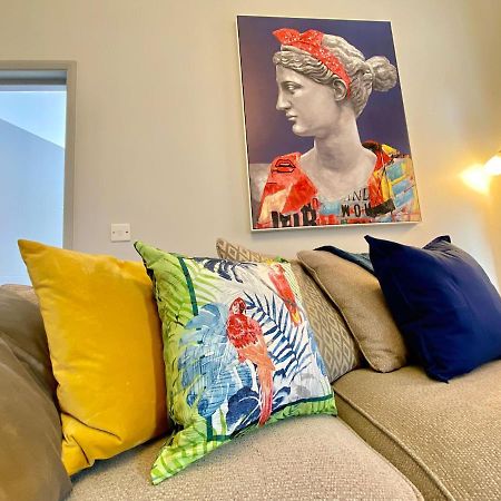 Beautiful Apartment - 5 Minute Walk To The Best Beach! - Great Location - Parking - Fast Wifi - Smart Tv - Newly Decorated - Sleeps Up To 4! Close To Bournemouth & Poole Town Centre Exteriér fotografie