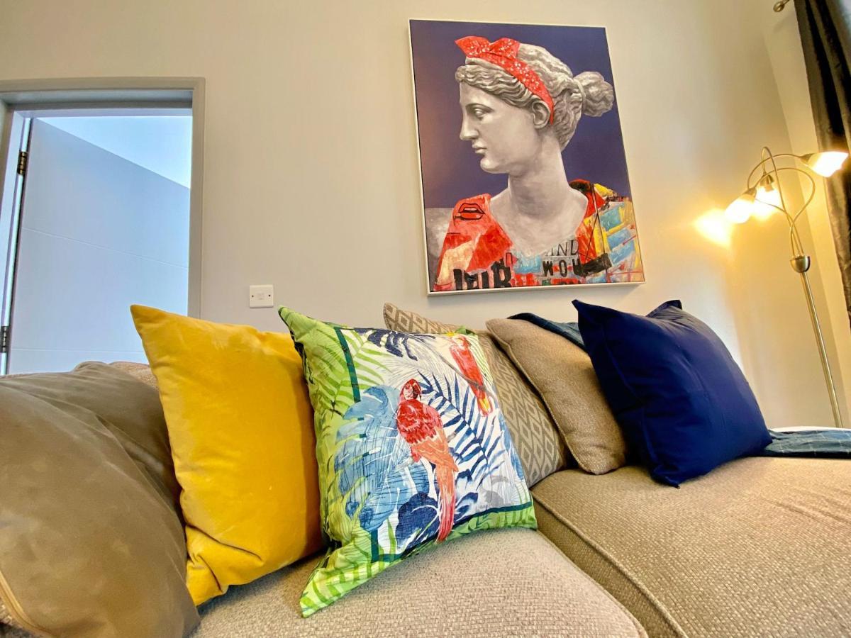 Beautiful Apartment - 5 Minute Walk To The Best Beach! - Great Location - Parking - Fast Wifi - Smart Tv - Newly Decorated - Sleeps Up To 4! Close To Bournemouth & Poole Town Centre Exteriér fotografie