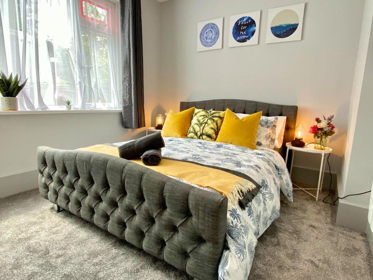 Beautiful Apartment - 5 Minute Walk To The Best Beach! - Great Location - Parking - Fast Wifi - Smart Tv - Newly Decorated - Sleeps Up To 4! Close To Bournemouth & Poole Town Centre Exteriér fotografie