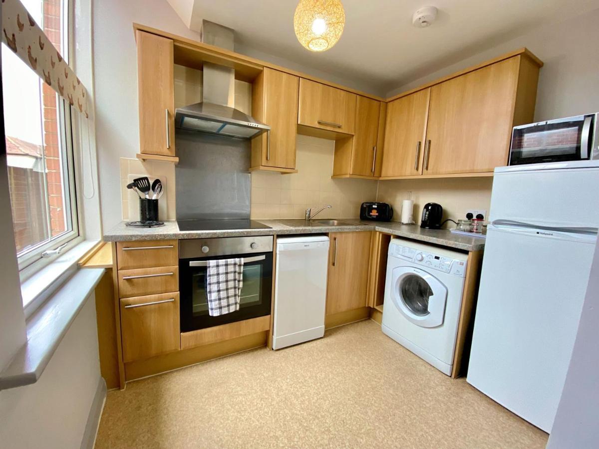 Beautiful Apartment - 5 Minute Walk To The Best Beach! - Great Location - Parking - Fast Wifi - Smart Tv - Newly Decorated - Sleeps Up To 4! Close To Bournemouth & Poole Town Centre Exteriér fotografie