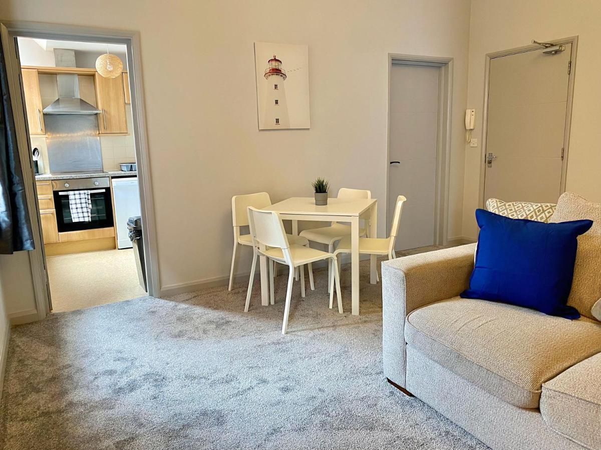 Beautiful Apartment - 5 Minute Walk To The Best Beach! - Great Location - Parking - Fast Wifi - Smart Tv - Newly Decorated - Sleeps Up To 4! Close To Bournemouth & Poole Town Centre Exteriér fotografie